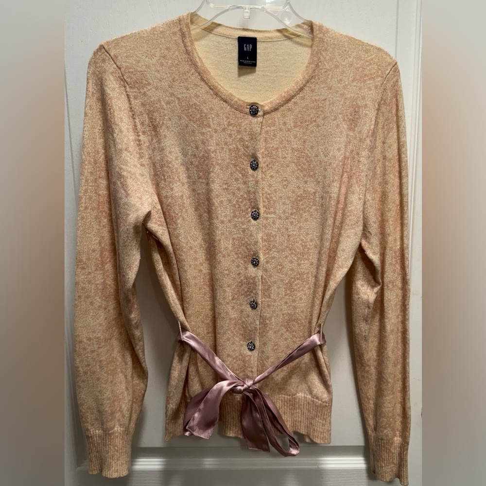 Gap peach & cream cardigan with jeweled buttons and satin ribbon belt, sz large